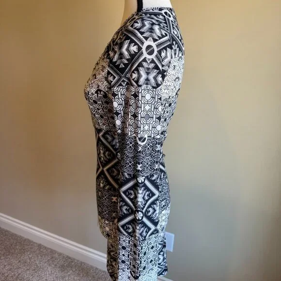 Guilty shirt top geometric design flared bell sleeves bedazzled with glass beads - Picture 5 of 12